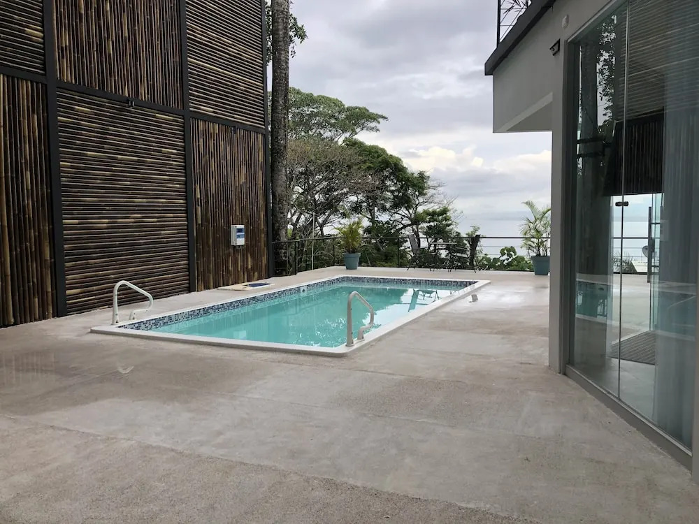 Vista Ocean Suites