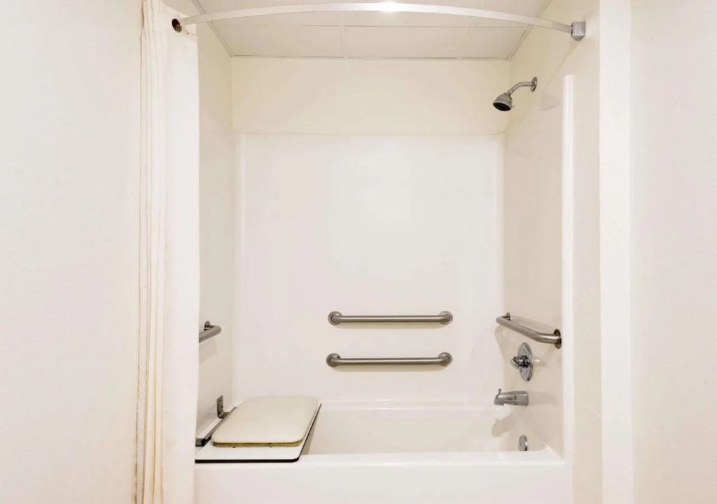 Emmetsburg Hotel & Suites