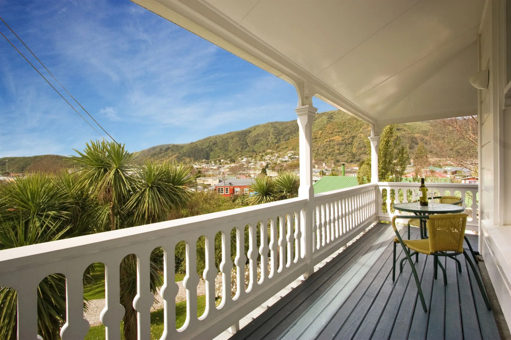 Sennen House Boutique Accommodation