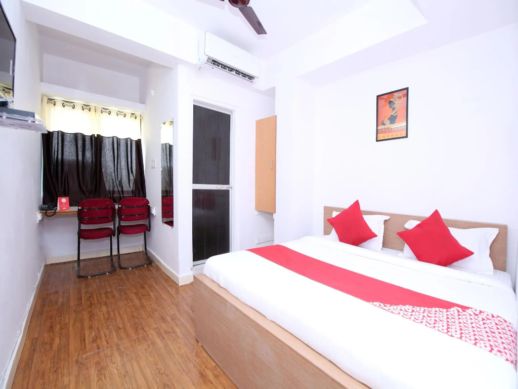 OYO 15094 Sukooon City View