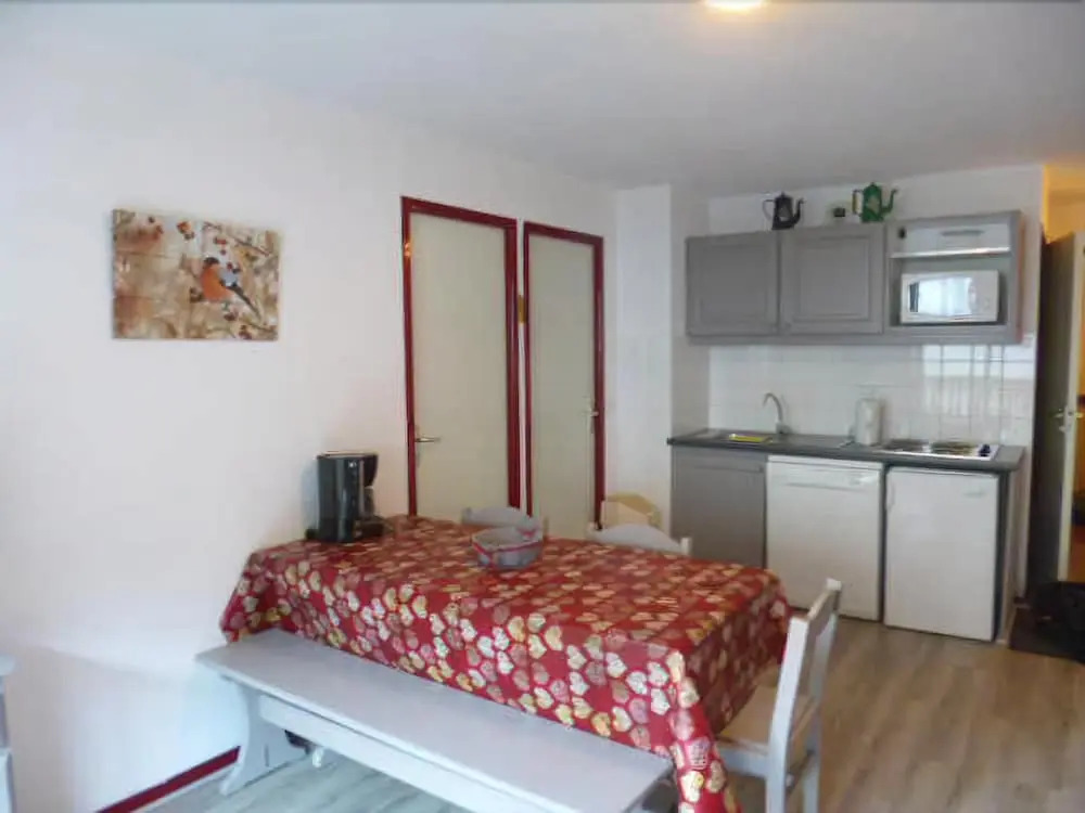 Lou Services Apartment CB55 LSI 001