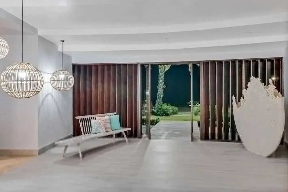 Luxurious 8-bedroom Dreamy Villa