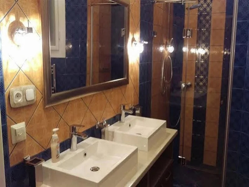 Osiris Apartments