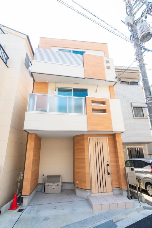 Convertel Higashi-Magome House