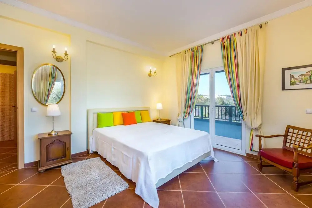 Villa Amarela