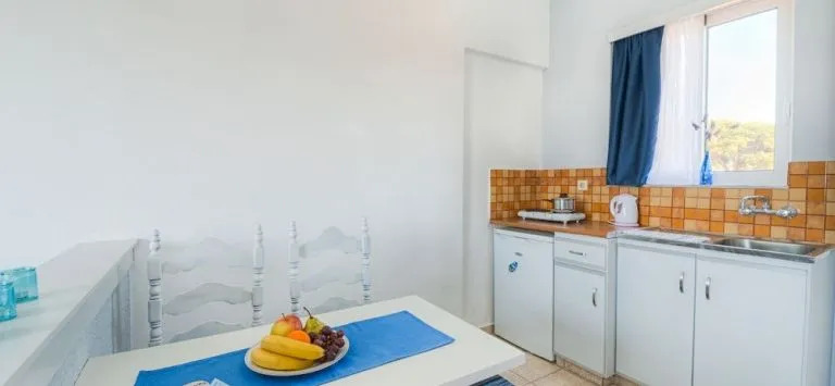 Antomar Apartments and Studios