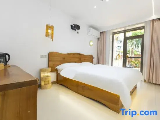 Jinlan YunShe Boutique Inn (Yunding Market Changbai Mountain North Slope Distribution Center)