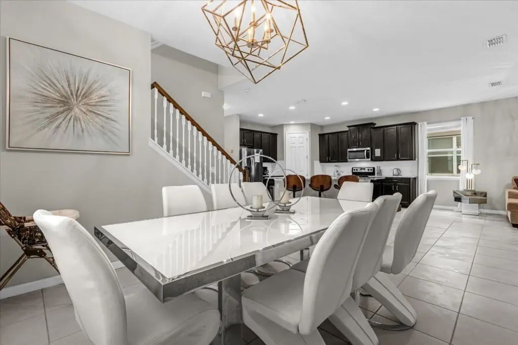 5 Bedrooms 55 Bathrooms Solara 9035 Pc