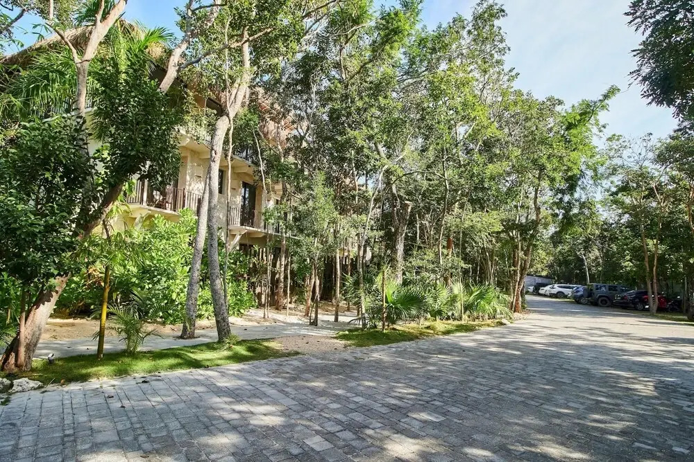 Stunning 2BR Boho Style Private Pool Garden Gated Community 24 7 Security Concierge
