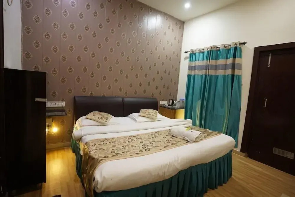 Hotel Temptation Ultimate Prayagraj AC NR NON AC Both Room