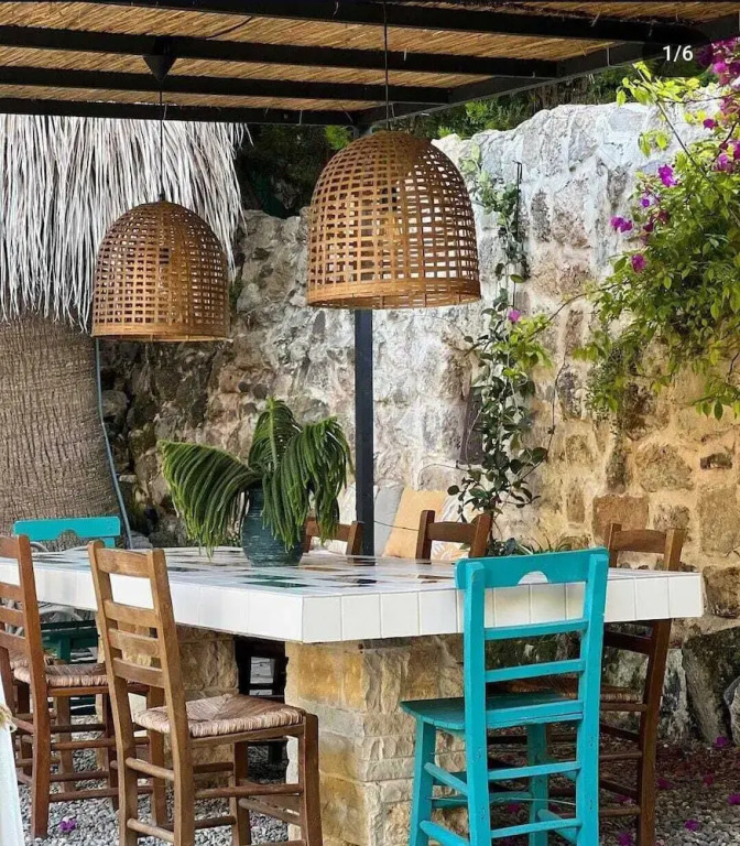 Seki̇z Oda Otel