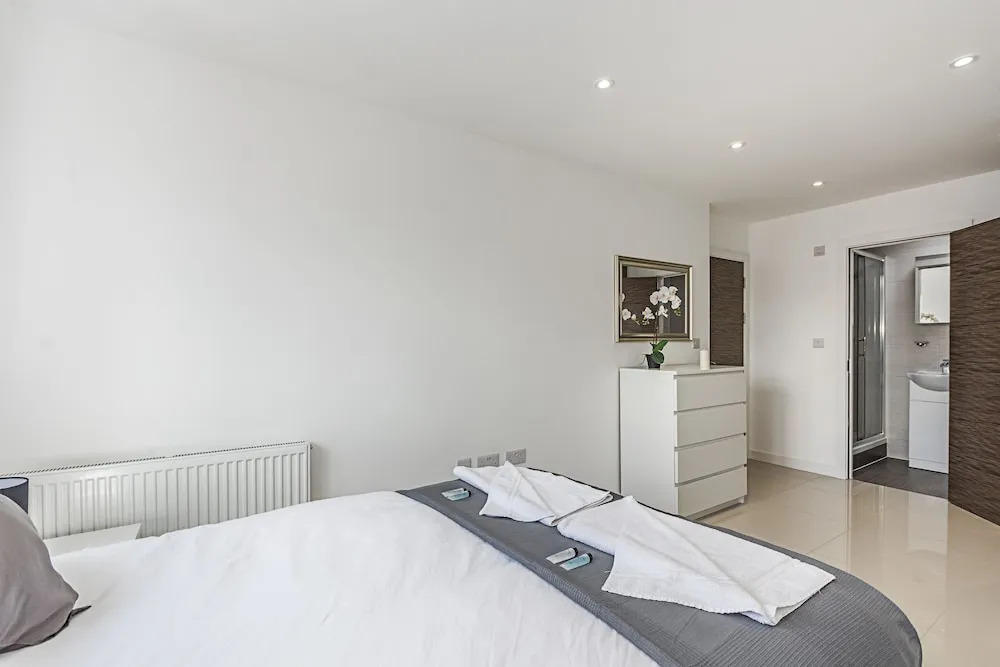 Canary Wharf Stylish Apartment