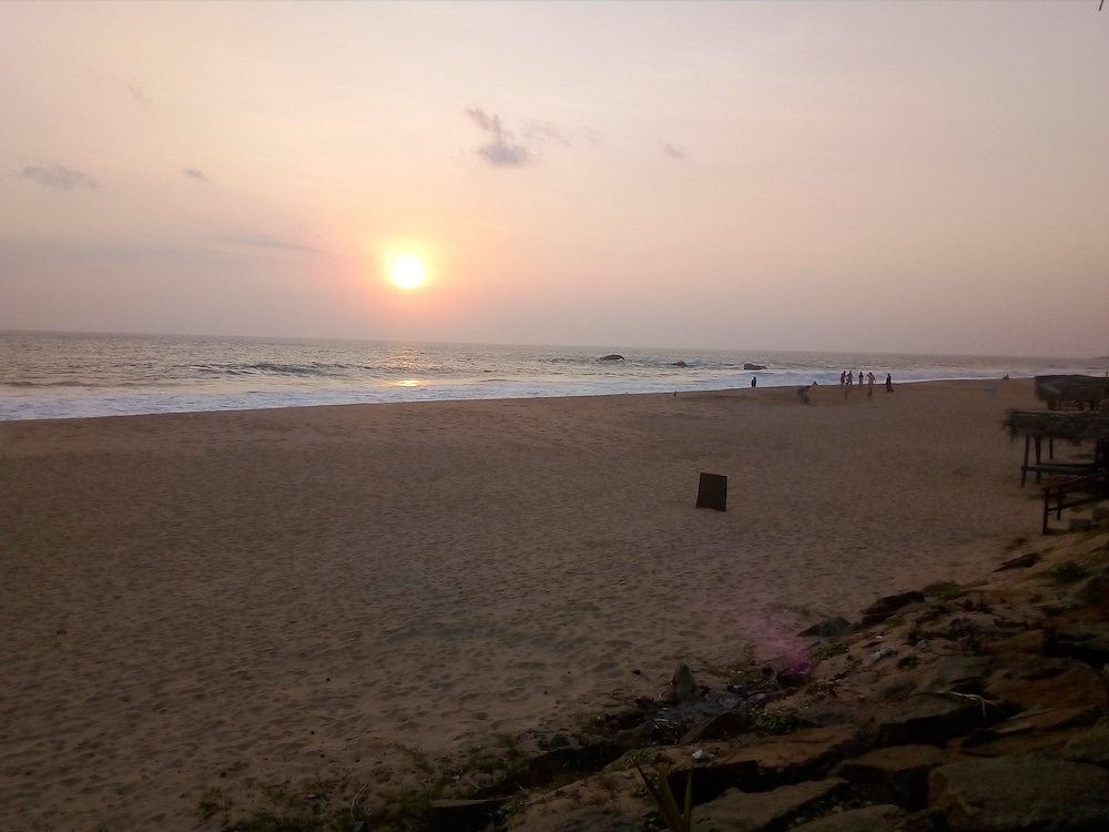 New SeaSide Inn Hikkaduwa