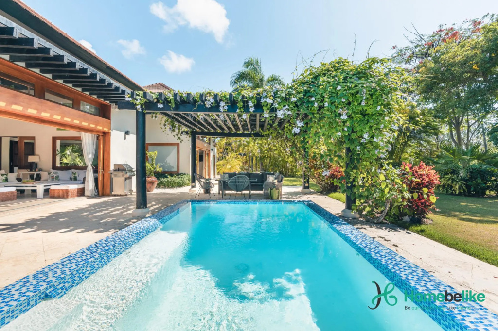 Private Pool Tropical Villa at Green Village B87