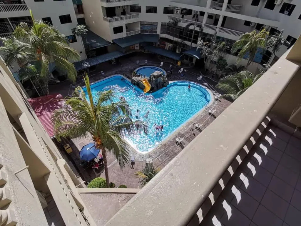 Coral Bay Resort