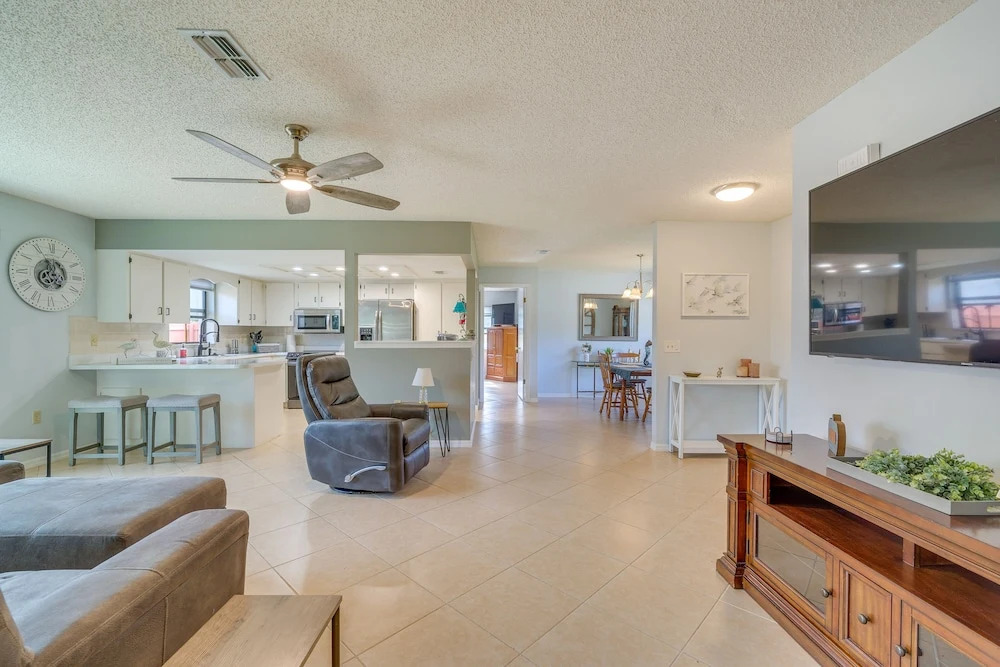 Home w/ Patio & Grill: 2 Mi to Rainbow Springs!