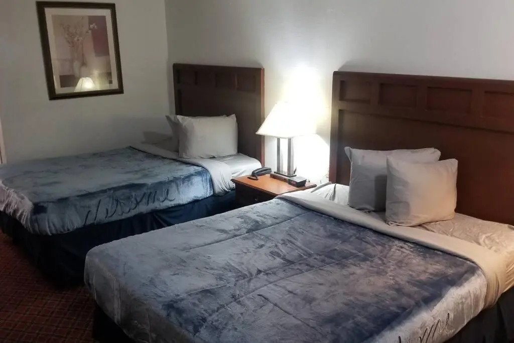 OSU 2 Queens WI-FI Hotel 222 Booking