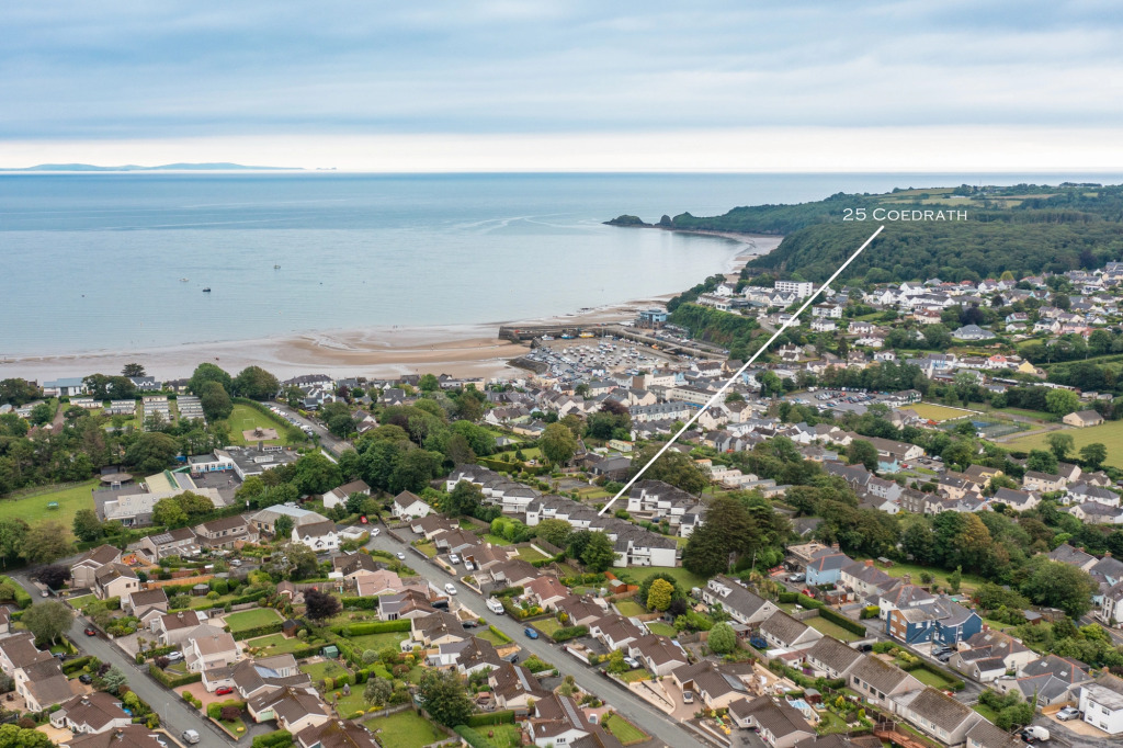 25 Coedrath Park - Sea Views From Balcony Short Walk to Beach Parking