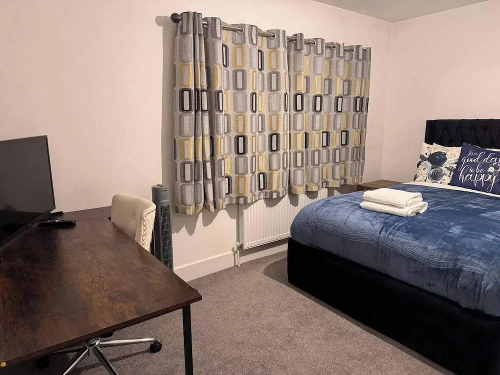 Modern Easedale House - 3 Bed House in Hornchurch