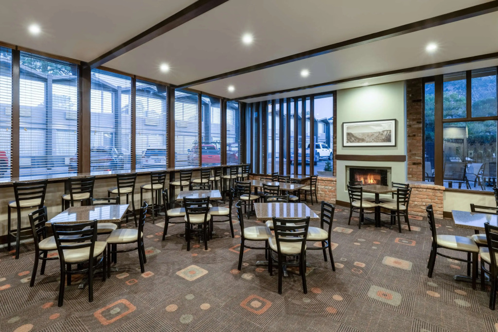 Best Western Pony Soldier Inn & Suites