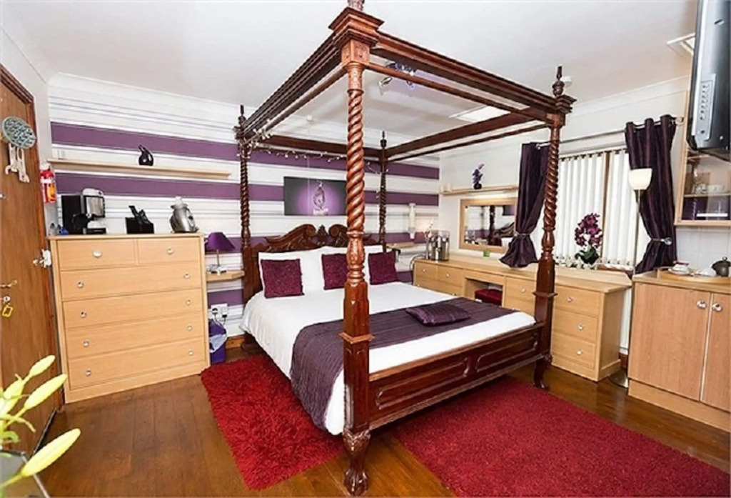 Castle Lodge - Brecon Beacons Accommodation