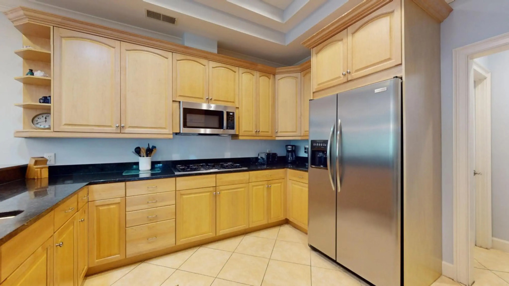 1 Troon Dr