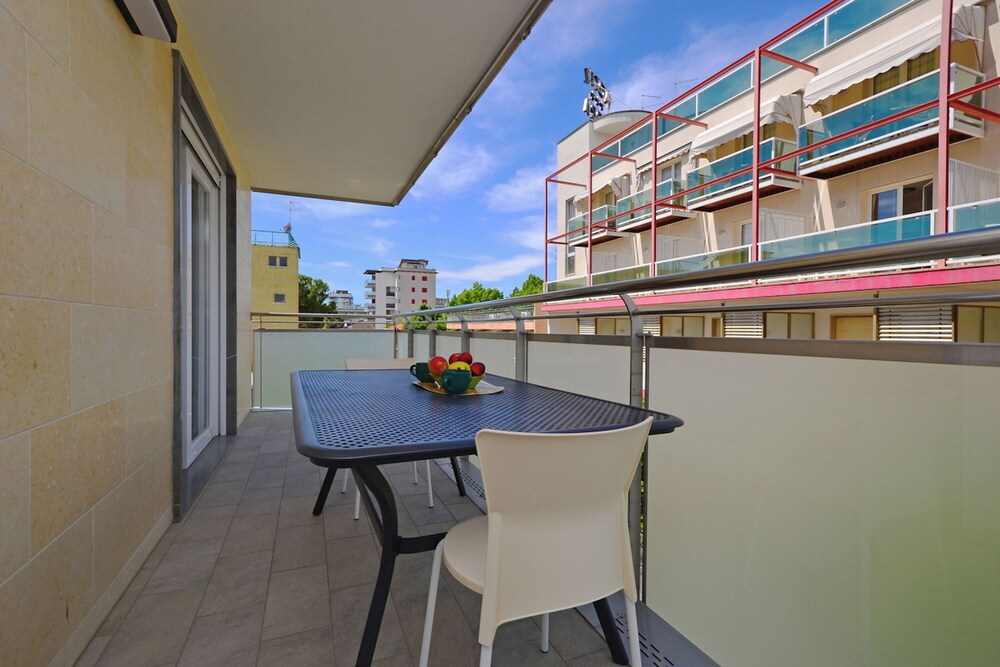 Modern Seaside Apartment With Balcony