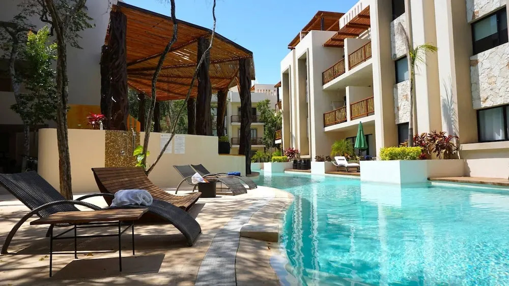Private Roof, Pool+ Exclusive Offers /rstprca-301d