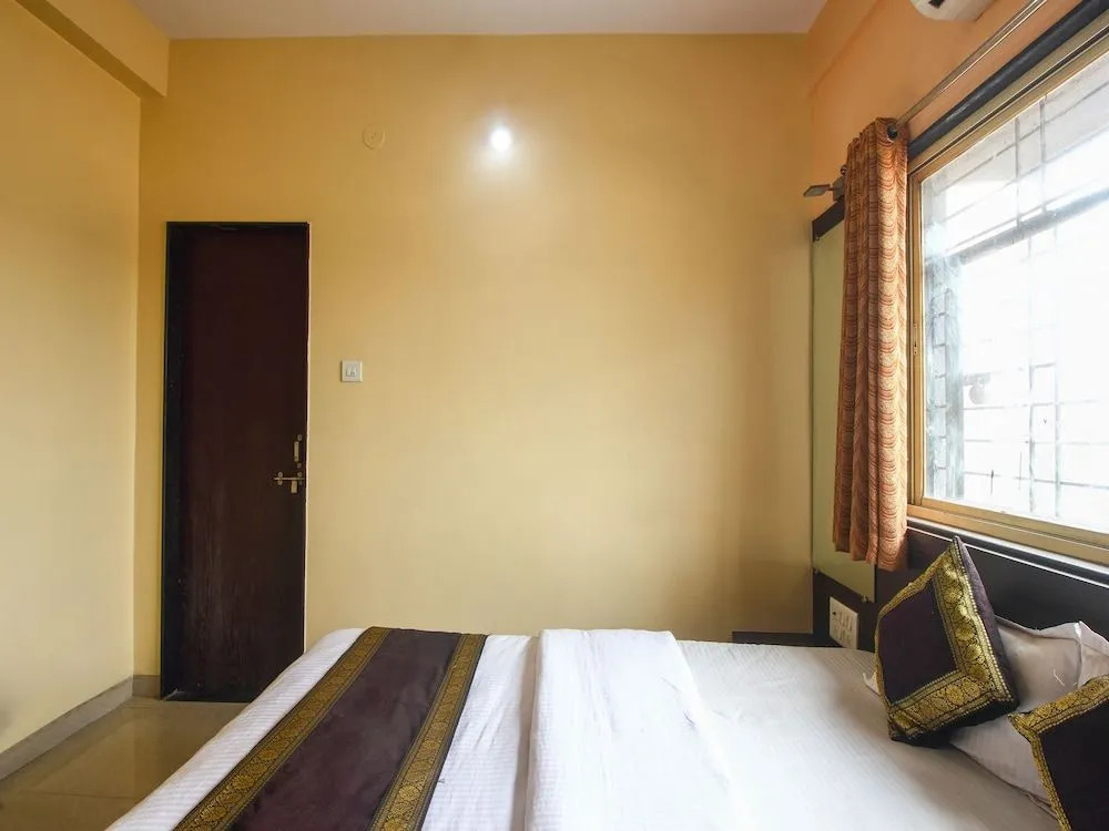 OYO 12355 Hotel New Jagdamba Lodging