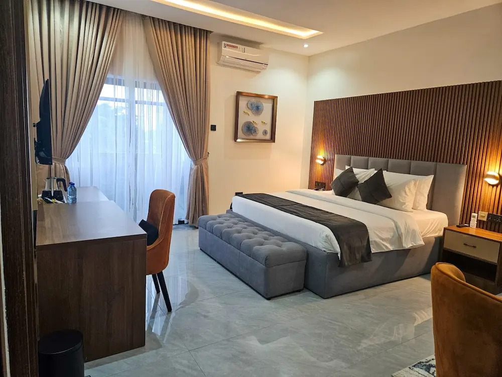 Reens Suites and Apartments
