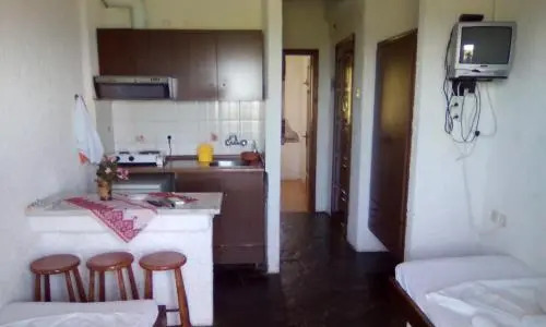 Alexandros Maisonettes