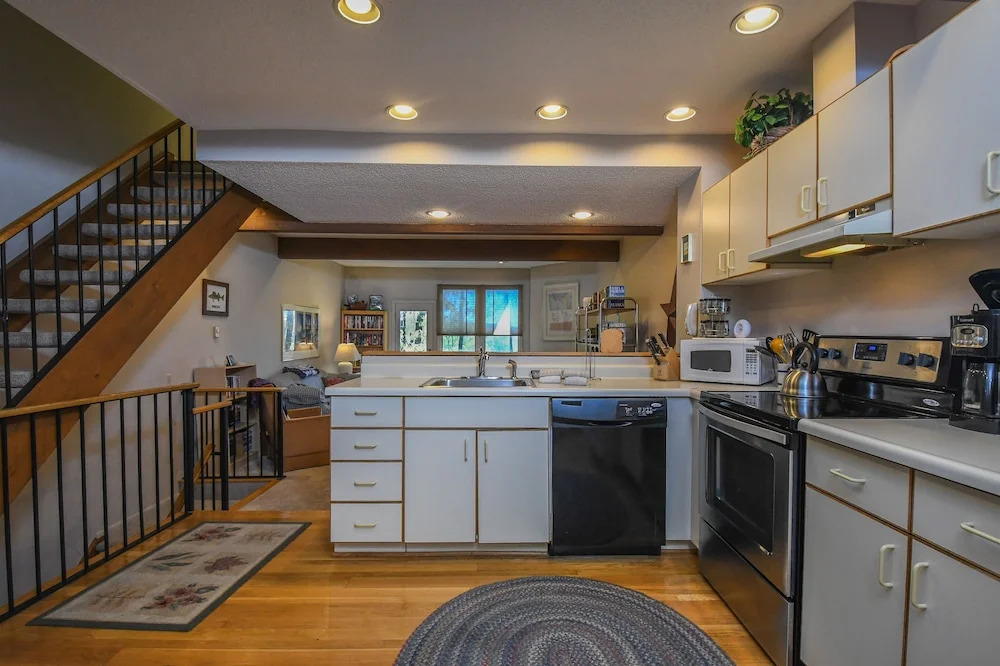 Villages of the Wisp Lakeview Court 2 Bedroom Townhome #13