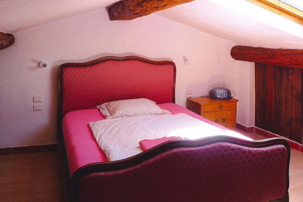 Cozy Noves Home With Pool Access