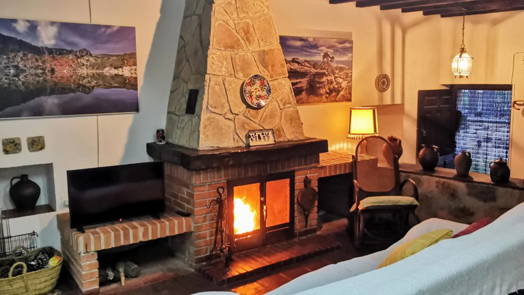 Casa independiente y completa con una habitación "Venta de Cidones"