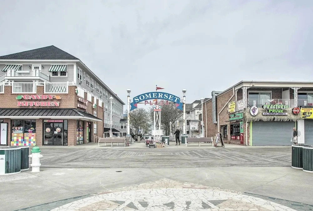 2 Mi to Ocean City Boardwalk: Gem w/ Pool + Marina