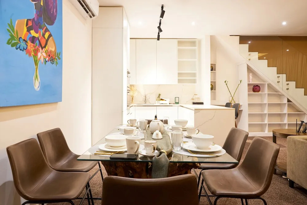 233 Boulevard by QUAO REALTY