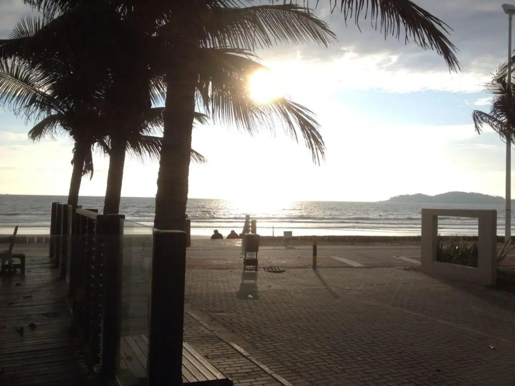 APTO 50M PRAIA- 4 PESSOAS, WIFI, SACADA, CHURRASQUEIRA, GARAGEM PARA VEICULOS PEQUENOS - Residencial Roveda