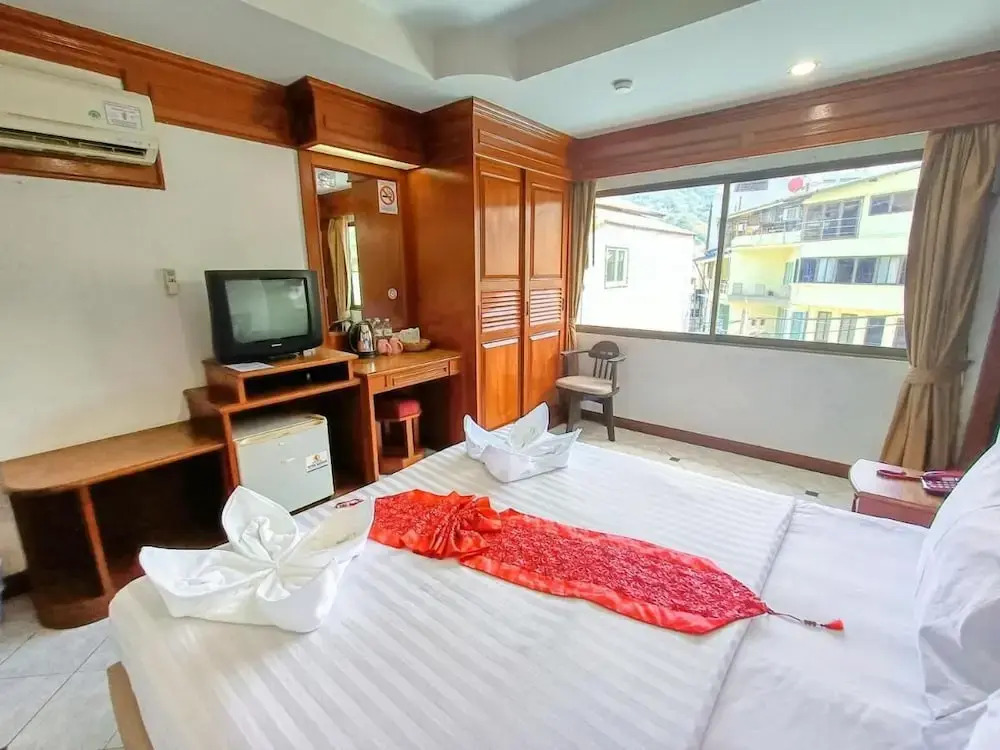 Hack Patong Beach Hotel