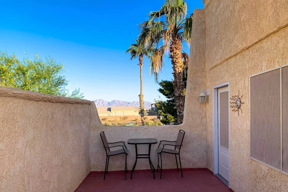 Lake Havasu City Home: Pool & Hot Tub Access!
