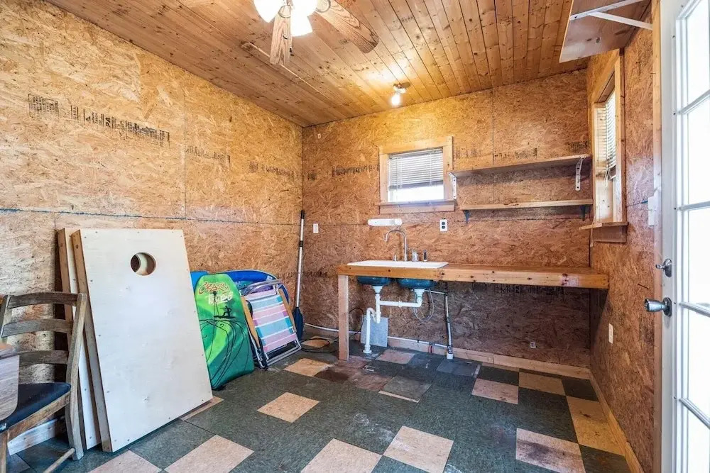 Otter Banks Retreat 3 Bedroom Home by RedAwning