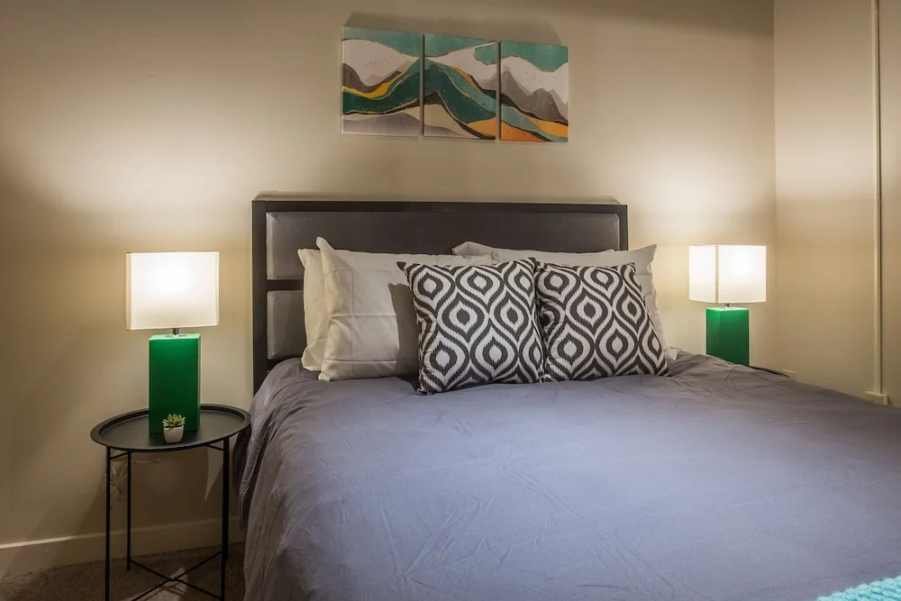 Bright Apartments on Allegheny River