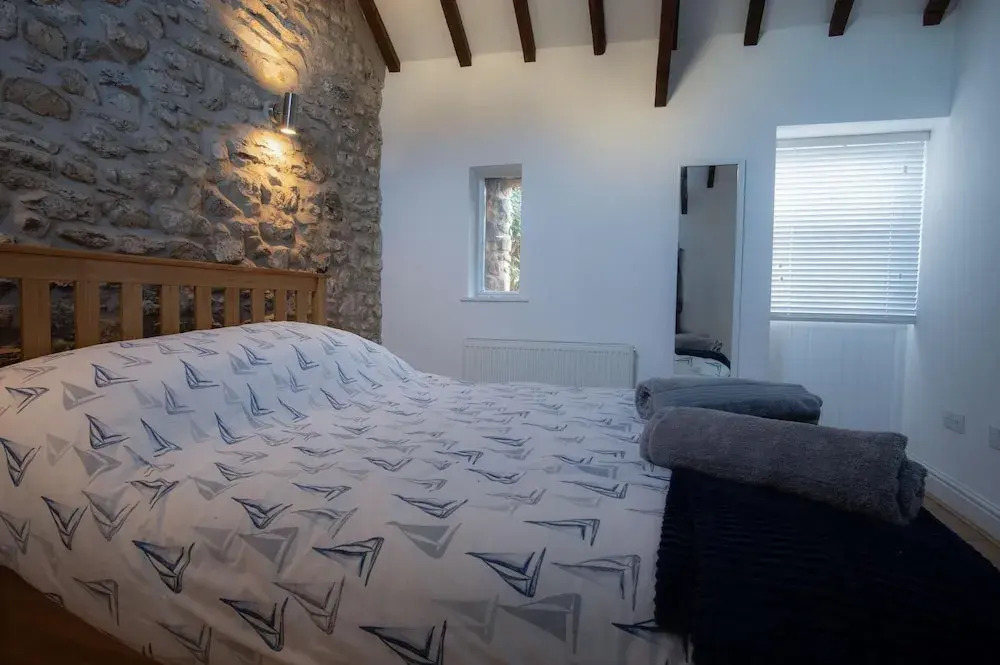 The Old Stables - 3 Bedroom Cottage - Angle