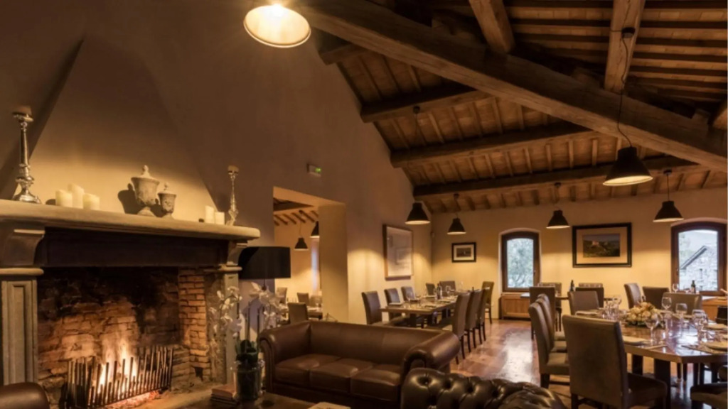 Luxury Villa Inside a big Estate Airco Heated Pool-villa Savino