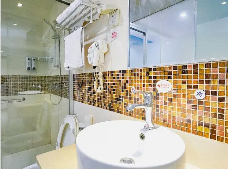 Lijia Express Hotel (Wuhan Jinghe Square Branch)