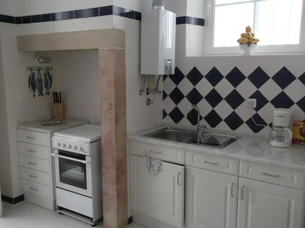 Angola Top Floor 6 Bedrooms
