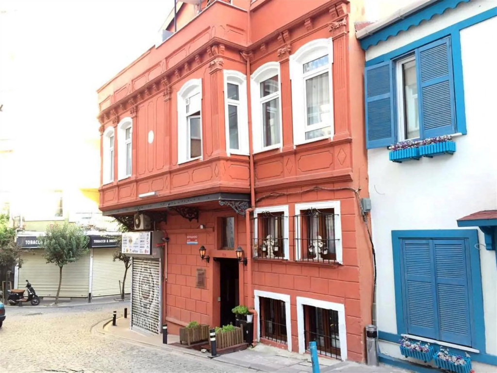 Hot Budget Ortakoy