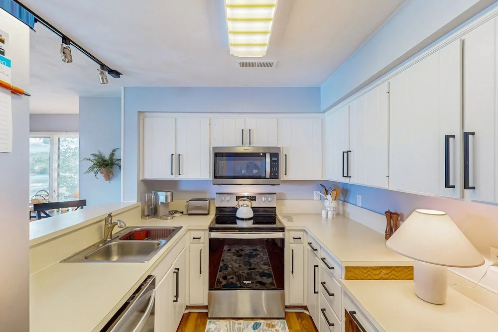 Another Tequila Sunrise - Lakefront Condo W/breathtaking Views & Wheelchair Accessibility