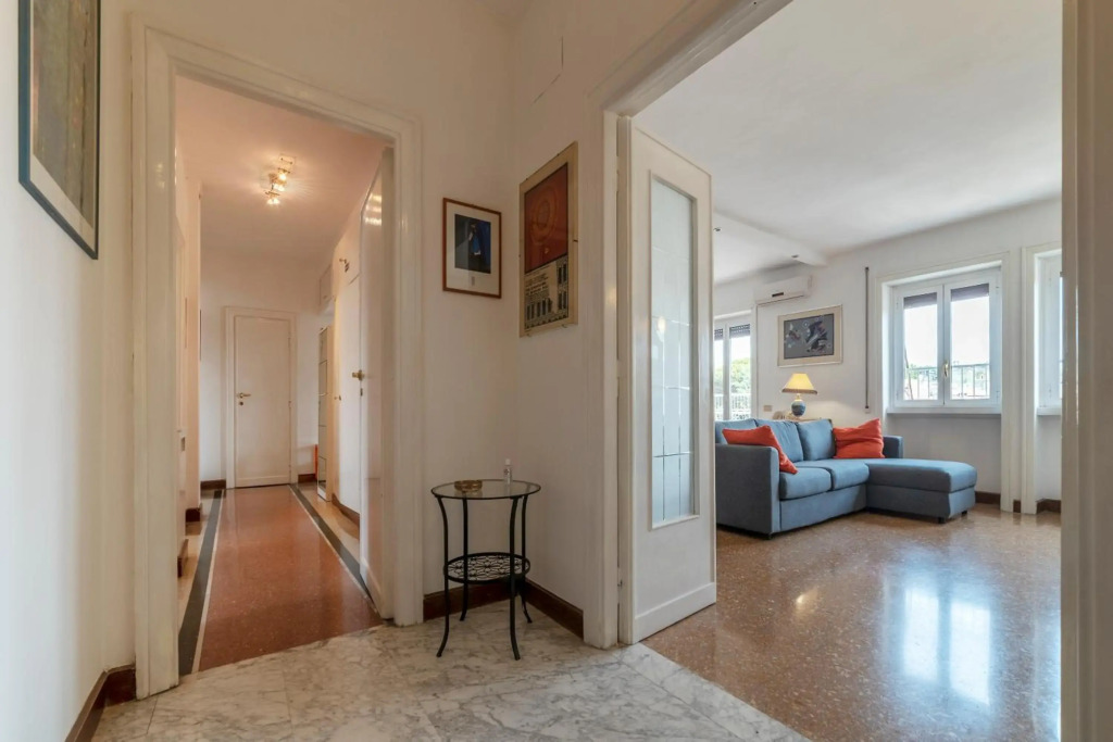 Roomy and Bright Apartment with Terrace