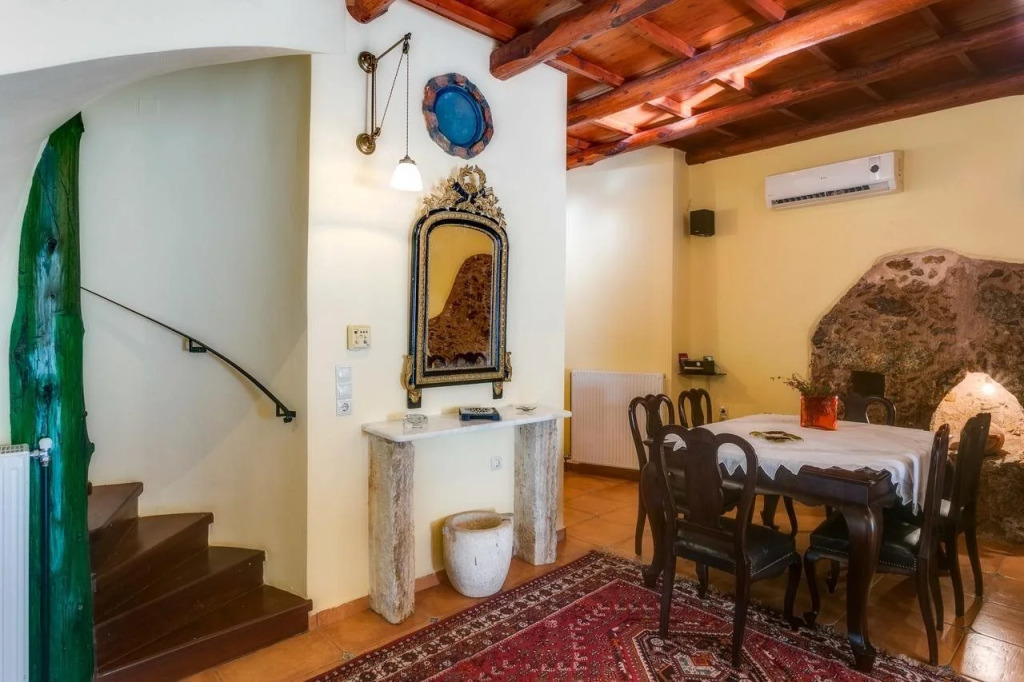 Ifigenia Rooms & Studios