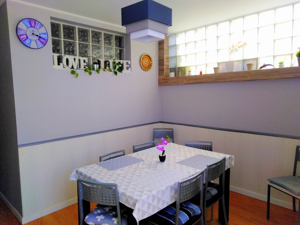 Arade room
